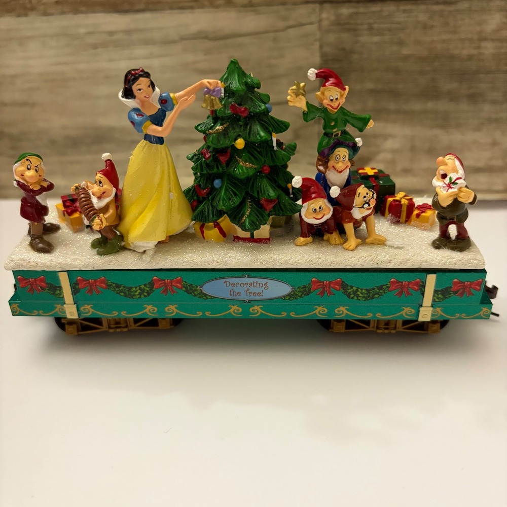 Hawthorne Village Disney Snow White Decorating the Tree Train Car 14-01540-004